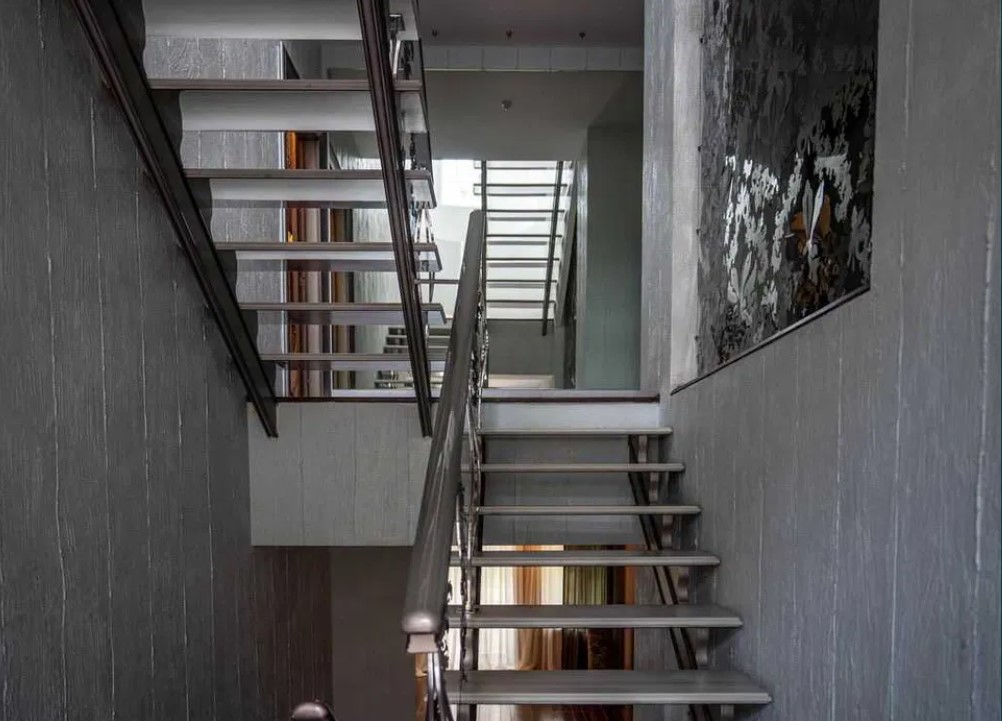 Під Києвом здають будинок за 100 тисяч гривень на добу: як він виглядає